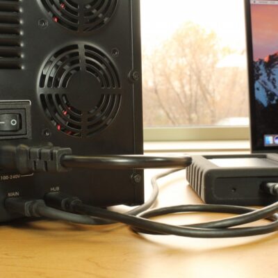 Oyen Mobius 5C daisy chain with USB-C
