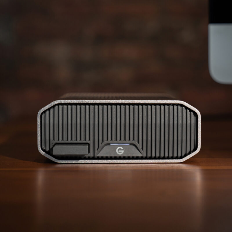 Life: SanDisk Professional G-Drive Project - 2 G-Drive Project Front - Lifestyle