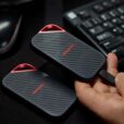 SanDisk_Extreme_PRO_V3_In-Hand2