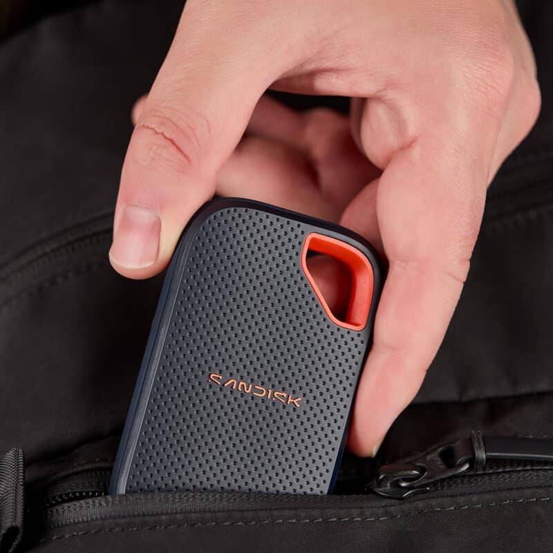 SanDisk_Extreme_Portable_SSD_v3-lifestyle1 SanDisk_Extreme_Portable_SSD_v3-lifestyle1