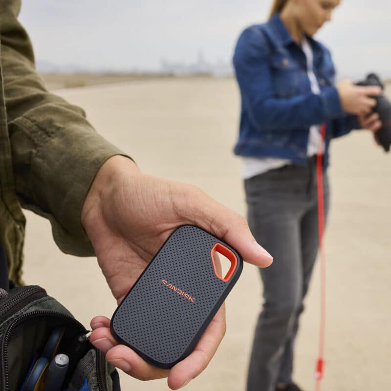 SanDisk_Extreme_Portable_SSD_v3-lifestyle2 SanDisk_Extreme_Portable_SSD_v3-lifestyle2