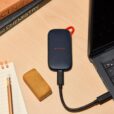 SanDisk Portable SSD V3 - Plugged into computer